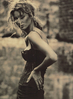 vogueita020202.jpg